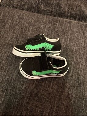 Vans Kids Black Sneakers with Bright Green Wave Accent - Velcro